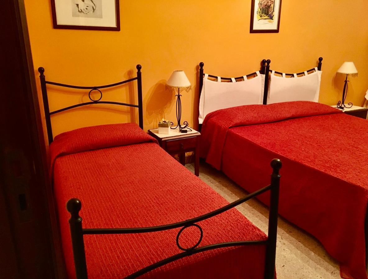 A Casa Di Mamma Hotel Milazzo Luaran gambar